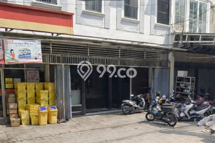 Ruko Disewa di Tangerang Selatan dengan LB 105m2 Area Komersial Ramai Ruko Disewa di Tangerang Selatan dengan LB 105m2 Area Komersial Ramai
