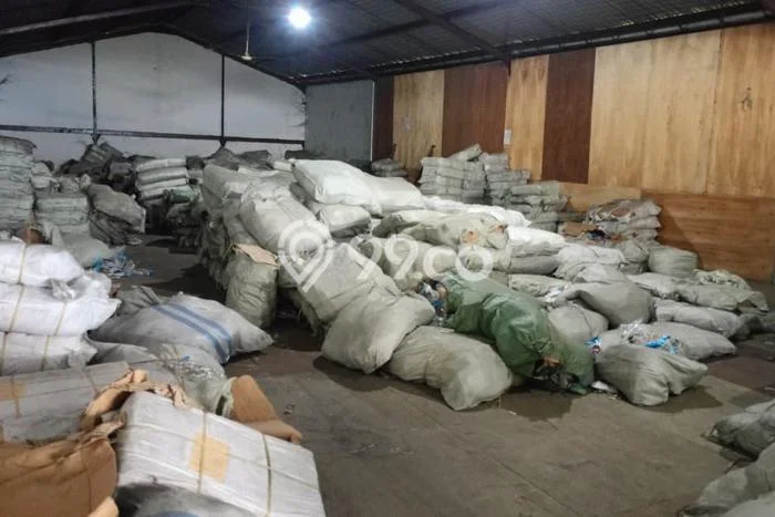 Gudang Komersial Disewakan di Asemrowo Surabaya Luas 360m2 Gudang Komersial Disewakan di Asemrowo Surabaya Luas 360m2