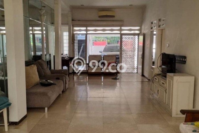 KESEMPATAN TERBAIK! Rumah di Sukomanunggal, 5 KT, Ready, Luas 218m2m² Bangunan 250m2m² KESEMPATAN TERBAIK! Rumah di Sukomanunggal, 5 KT, Ready, Luas 218m2m² Bangunan 250m2m²