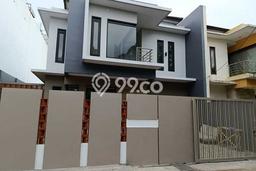 Ready to Use! Luxury House LT 240m2 Desain Elegan di Buah Batu Ready to Use! Luxury House LT 240m2 Desain Elegan di Buah Batu