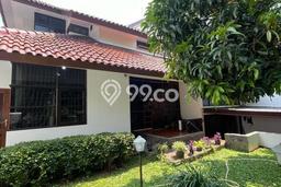 Rumah Area Nyaman di Pondok Indah, Jakarta Selatan, LT 498m² LB 450m² Rumah Area Nyaman di Pondok Indah, Jakarta Selatan, LT 498m² LB 450m²