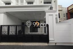 Rumah Modern Minimalis 4 Kamar Siap Huni di Ciracas Rumah Modern Minimalis 4 Kamar Siap Huni di Ciracas