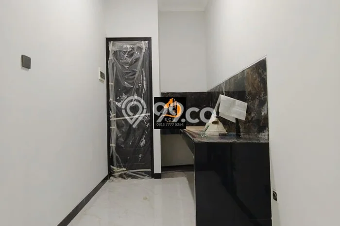 Rumah Modern Minimalis 4 Kamar Siap Huni di Ciracas Rumah Modern Minimalis 4 Kamar Siap Huni di Ciracas
