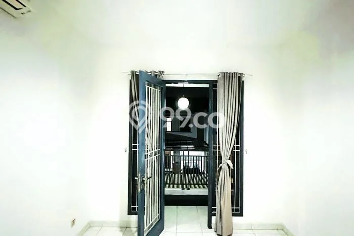 For Sale Rumah 3 Kamar Lokasi Ideal Bagus dan Strategis di Serpong For Sale Rumah 3 Kamar Lokasi Ideal Bagus dan Strategis di Serpong