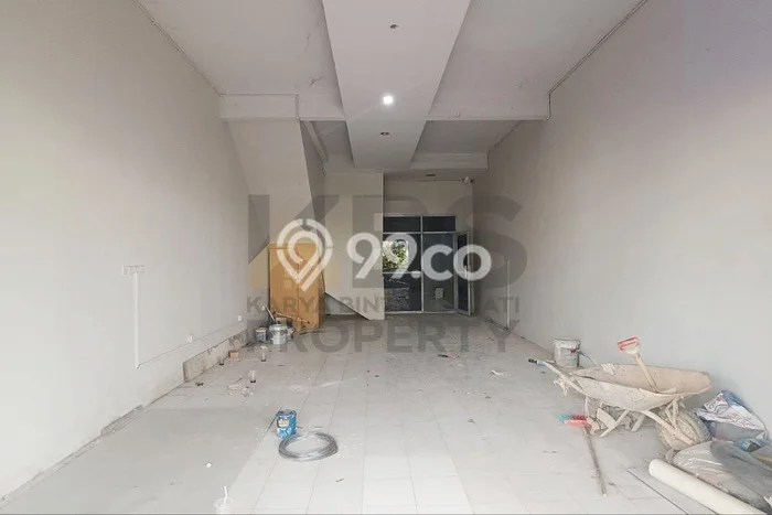 Ruko Disewa di Batam dengan LB 180m2 Area Komersial Ramai Ruko Disewa di Batam dengan LB 180m2 Area Komersial Ramai