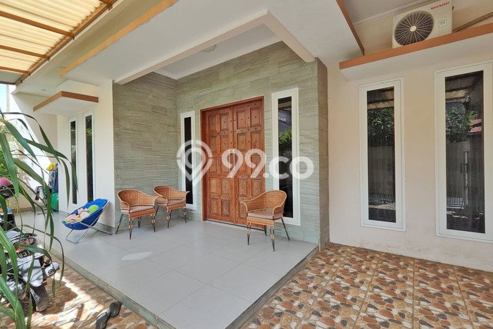 Rumah Asri 5 KT di Kerobokan, Badung - Luas Tanah 200m² Rumah Asri 5 KT di Kerobokan, Badung - Luas Tanah 200m²