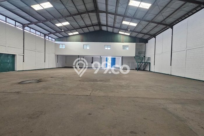 Gudang Disewa di Bekasi dengan LB 1050m2 Area Komersial Ramai Gudang Disewa di Bekasi dengan LB 1050m2 Area Komersial Ramai