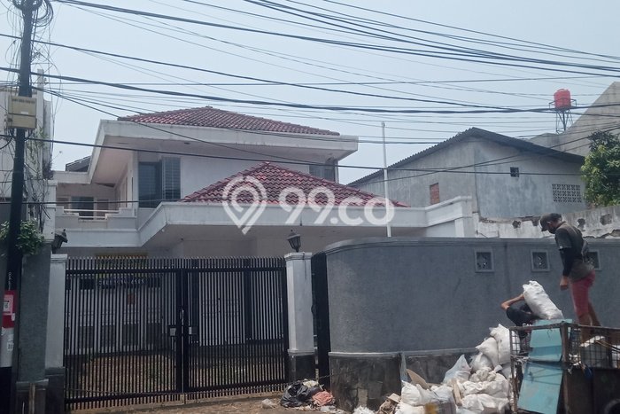 Dijual Rumah Premium dengan Fasilitas Sekitar Komplit di Menteng, Jakarta Pusat Dijual Rumah Premium dengan Fasilitas Sekitar Komplit di Menteng, Jakarta Pusat