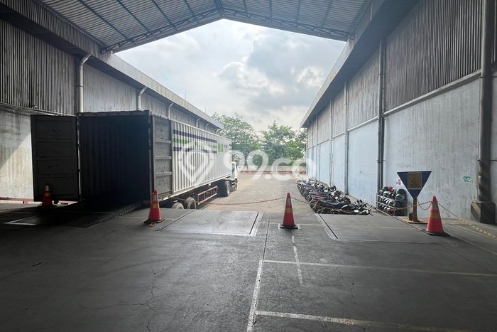 Gudang Disewa di Jakarta Utara dengan LB 4000m2 Area Komersial Ramai Gudang Disewa di Jakarta Utara dengan LB 4000m2 Area Komersial Ramai