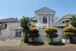 Rumah Mewah Kawasan Elite + Kolam Renang Rumah Mewah Kawasan Elite + Kolam Renang