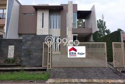 NEW LISTING! Rumah Strategis di Pakuan, LT 384m² Bangunan 350m² NEW LISTING! Rumah Strategis di Pakuan, LT 384m² Bangunan 350m²