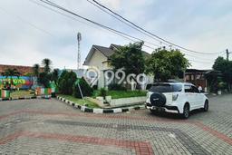 Rumah Strategis Tanah Sareal, Bogor, Luas 240m² Bangunan 60m² Rumah Strategis Tanah Sareal, Bogor, Luas 240m² Bangunan 60m²