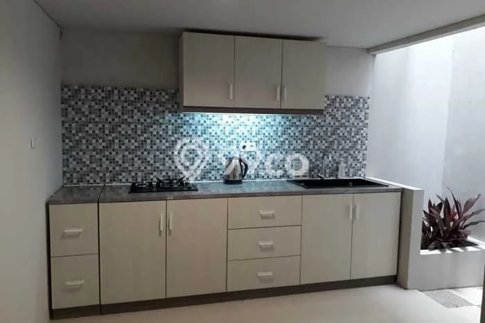 Lokasi terbaik! Rumah siap huni dikontrakkan di BSD LB 100m2 Lokasi terbaik! Rumah siap huni dikontrakkan di BSD LB 100m2