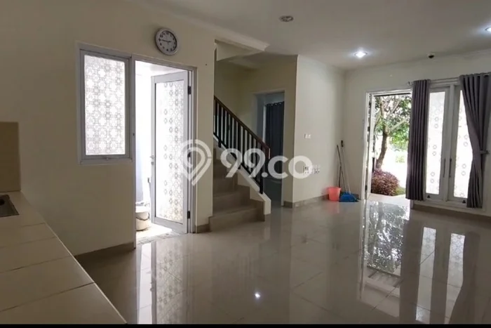 Disewakan! Rumah 2 Kamar Tidur &
2 Kamar Mandi di Gading Serpong, Tangerang Disewakan! Rumah 2 Kamar Tidur &
2 Kamar Mandi di Gading Serpong, Tangerang