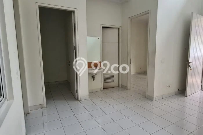 Lokasi terbaik! Rumah siap pakai dikontrakkan di BSD LB 200m2 Lokasi terbaik! Rumah siap pakai dikontrakkan di BSD LB 200m2
