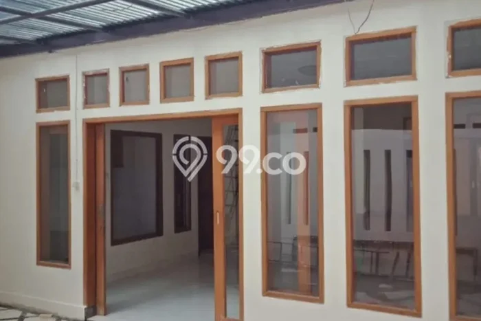 HUNIAN PILIHAN! Rumah di , 3 KM, Lingkungan Asri, LT 330m2m² LB 250m2m² HUNIAN PILIHAN! Rumah di , 3 KM, Lingkungan Asri, LT 330m2m² LB 250m2m²