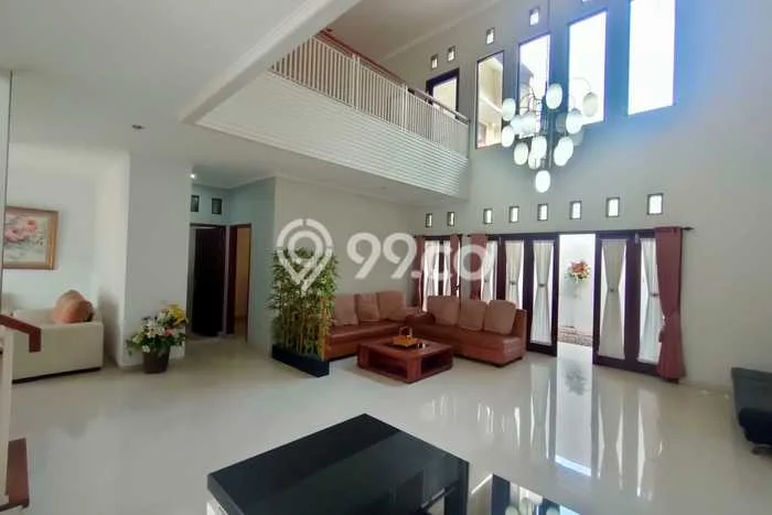 Jual Rumah Luas Elegan Dengan View Cantik di Buah Batu, Bandung Jual Rumah Luas Elegan Dengan View Cantik di Buah Batu, Bandung