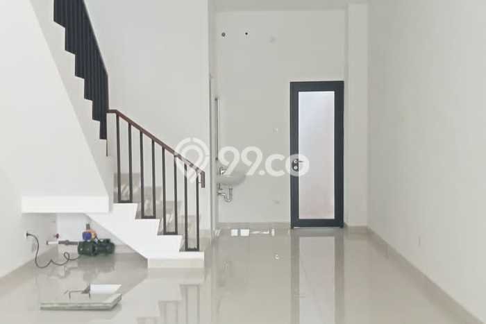 Ruko Disewakan di BSD, Luas 99m², Area Bisnis, Jalan Utama Ruko Disewakan di BSD, Luas 99m², Area Bisnis, Jalan Utama