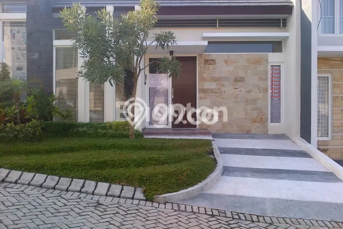 For Sale Rumah 3 Kamar Lokasi Ideal Bagus dan Strategis di Batu For Sale Rumah 3 Kamar Lokasi Ideal Bagus dan Strategis di Batu