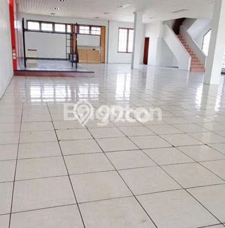 Unit Ruko Disewakan di Malang Kota di Area Ramai & Strategis Unit Ruko Disewakan di Malang Kota di Area Ramai & Strategis