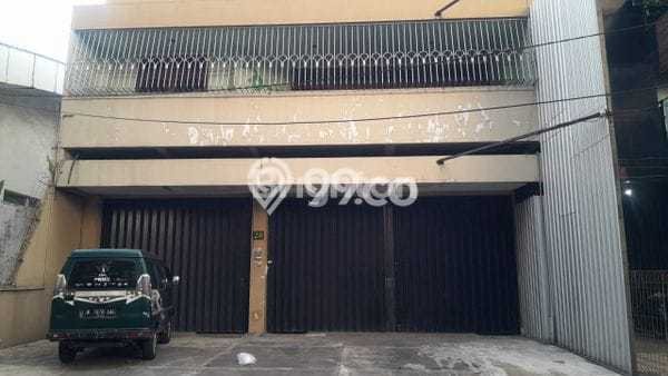 Ruko Disewa di Malang dengan LB 120m2 Area Komersial Ramai Ruko Disewa di Malang dengan LB 120m2 Area Komersial Ramai