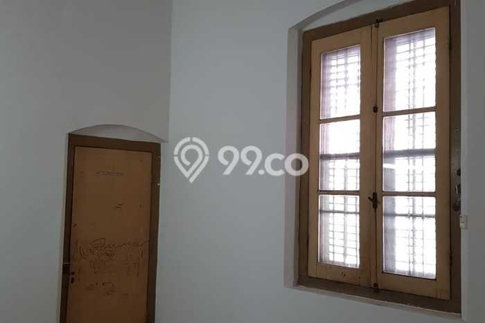Jual Rumah Mewah Elegan Dengan View Cantik di Kalisari, Surabaya Jual Rumah Mewah Elegan Dengan View Cantik di Kalisari, Surabaya