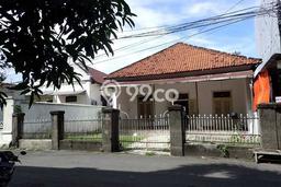 Jual Rumah Mewah Elegan Dengan View Cantik di Kalisari, Surabaya Jual Rumah Mewah Elegan Dengan View Cantik di Kalisari, Surabaya