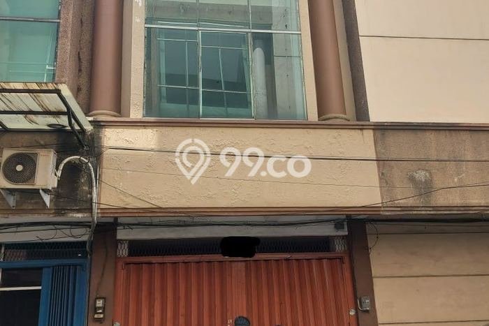 Area Ramai! Ruko Dijual di Genteng untuk Bisnis Luas Bangunan 151m2 Area Ramai! Ruko Dijual di Genteng untuk Bisnis Luas Bangunan 151m2