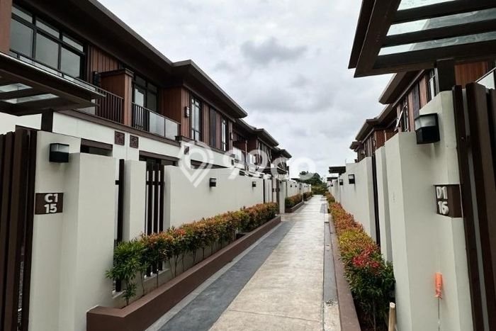 Jual Rumah Modern 4 KT di Suvarna Sutera, Tangerang Jual Rumah Modern 4 KT di Suvarna Sutera, Tangerang