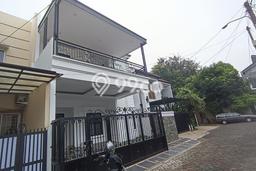 Ready to Use! Luxury House LT 169m2 Desain Elegan di BSD Ready to Use! Luxury House LT 169m2 Desain Elegan di BSD