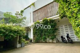 Rumah Luxury Modern Siap Huni di Kemang Jakarta Selatan Rumah Luxury Modern Siap Huni di Kemang Jakarta Selatan