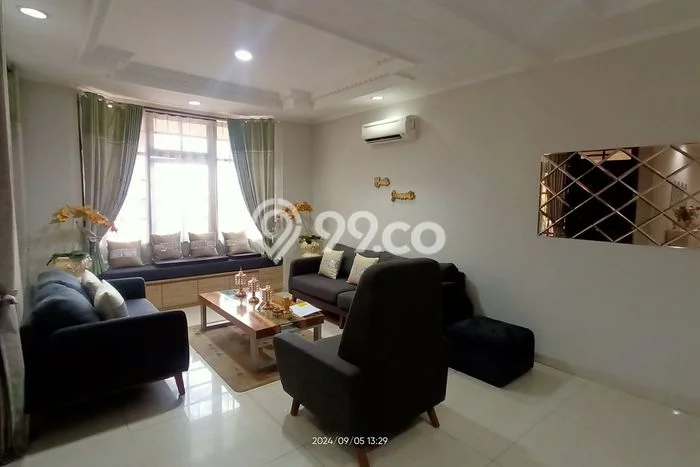 Ready to Use! Luxury House LT 504m2 Desain Elegan di Slipi Ready to Use! Luxury House LT 504m2 Desain Elegan di Slipi