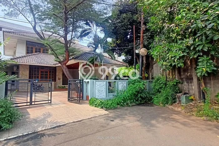 Ready to Use! Luxury House LT 504m2 Desain Elegan di Slipi Ready to Use! Luxury House LT 504m2 Desain Elegan di Slipi