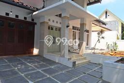 Rumah Mewah Dijual LT 314m2 di Kebayoran Baru, Jakarta Selatan Rumah Mewah Dijual LT 314m2 di Kebayoran Baru, Jakarta Selatan