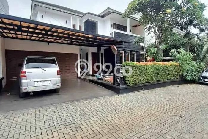 Rumah Elit LB 300m2 Siap Pakai Desain Elegan di Bintaro, Tangerang Selatan Rumah Elit LB 300m2 Siap Pakai Desain Elegan di Bintaro, Tangerang Selatan