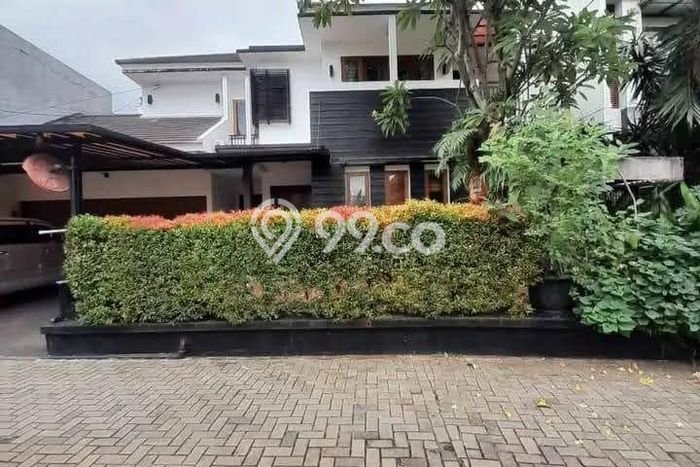 Rumah Elit LB 300m2 Siap Pakai Desain Elegan di Bintaro, Tangerang Selatan Rumah Elit LB 300m2 Siap Pakai Desain Elegan di Bintaro, Tangerang Selatan
