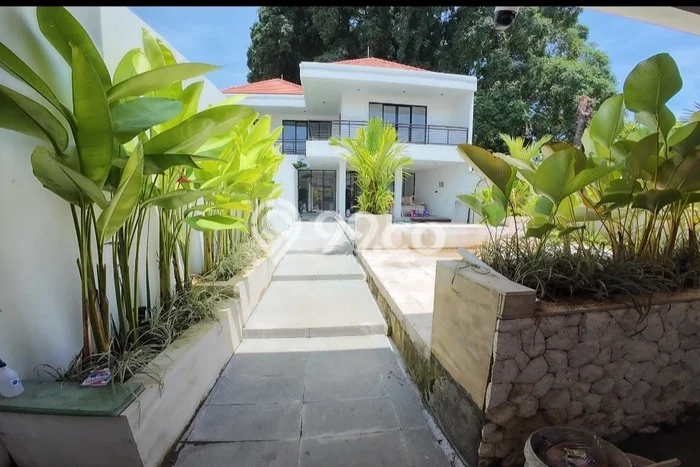 Ready to Use! Premium House LT 300m2 Desain Elegan di Sanur Ready to Use! Premium House LT 300m2 Desain Elegan di Sanur