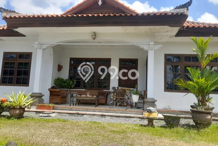 Rumah Elit LB 208m2 Siap Pakai Desain Elegan di Gatot Subroto, Denpasar Rumah Elit LB 208m2 Siap Pakai Desain Elegan di Gatot Subroto, Denpasar