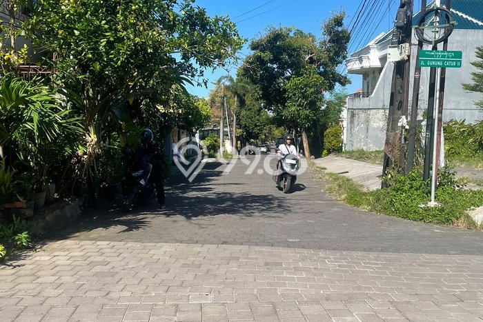 Rumah Kontrakan Denpasar LT 400m2 LB 325m2 Area Gatot Subroto Rumah Kontrakan Denpasar LT 400m2 LB 325m2 Area Gatot Subroto