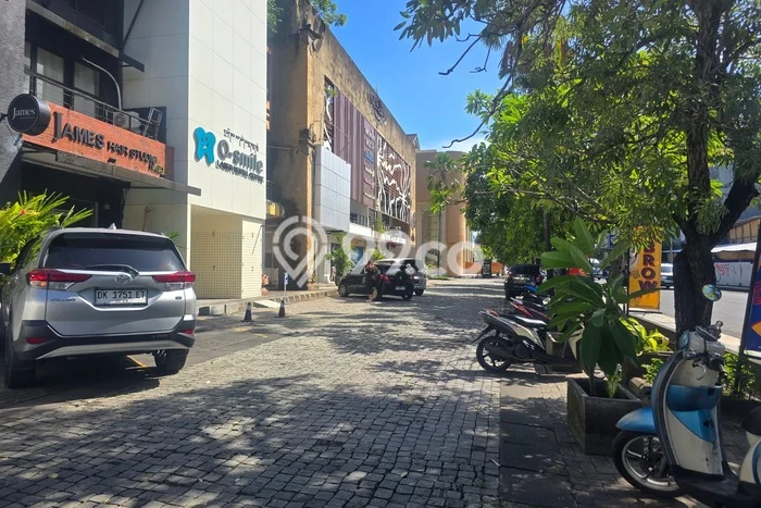 Disewakan Ruko Strategis Kawasan Kuta, Luas 720m², Area Ramai Disewakan Ruko Strategis Kawasan Kuta, Luas 720m², Area Ramai