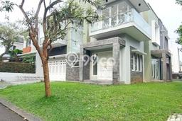 Siap Huni Rumah Mewah 4 Kamar di Serpong Dekat ke Mana Pun Siap Huni Rumah Mewah 4 Kamar di Serpong Dekat ke Mana Pun