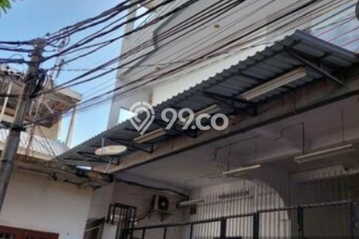 Disewakan Rumah Strategis Harga Terjangkau di Jakarta Barat Disewakan Rumah Strategis Harga Terjangkau di Jakarta Barat