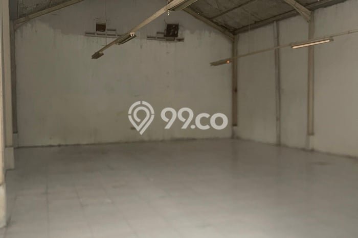 Gudang Disewa di Tangerang dengan LB 180m2 Area Komersial Ramai Gudang Disewa di Tangerang dengan LB 180m2 Area Komersial Ramai