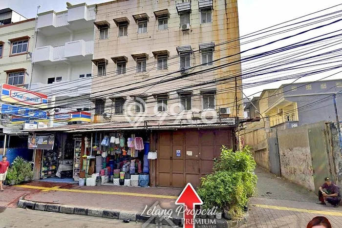 Cocok Untuk Investasi! Dijual Kost di Jembatan Besi 6 Kamar Cocok Untuk Investasi! Dijual Kost di Jembatan Besi 6 Kamar