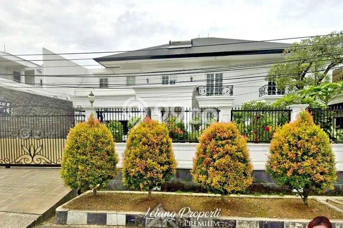 Siap Huni Rumah Mewah 5 Kamar di Kebon Jeruk Dekat ke Mana Saja Siap Huni Rumah Mewah 5 Kamar di Kebon Jeruk Dekat ke Mana Saja