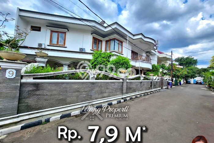 Dijual Rumah Mewah Megah Dengan View Eksklusif di Klender, Jakarta Timur Dijual Rumah Mewah Megah Dengan View Eksklusif di Klender, Jakarta Timur