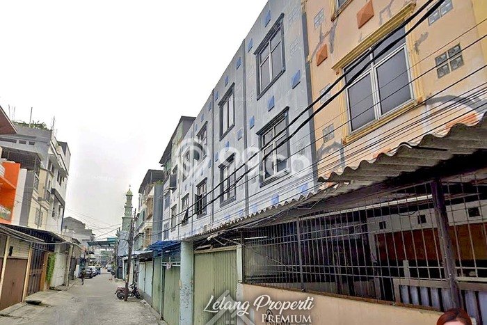 Ruko Bagus Dijual LB 225m2 Lokasi Strategis Jakarta Barat Area Cocok untuk Berbisnis Ruko Bagus Dijual LB 225m2 Lokasi Strategis Jakarta Barat Area Cocok untuk Berbisnis