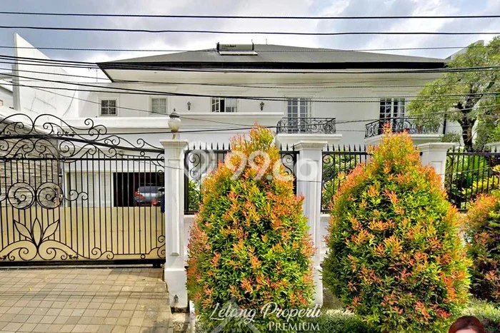 Siap Huni Rumah Mewah 5 Kamar di Kebon Jeruk Dekat ke Mana Saja Siap Huni Rumah Mewah 5 Kamar di Kebon Jeruk Dekat ke Mana Saja