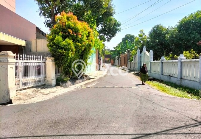Rumah 7 KT 4 KM di Kawasan Banjarsari, Surakarta Rumah 7 KT 4 KM di Kawasan Banjarsari, Surakarta