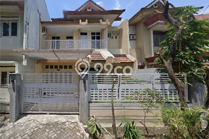 Lokasi terbaik! Rumah siap pakai disewakan di Grogol LB 250m2 Lokasi terbaik! Rumah siap pakai disewakan di Grogol LB 250m2